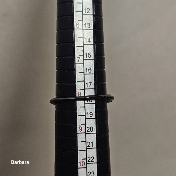 Vintage Black Onyx and Marcasite Ring, Size 8 - Picture 6 of 6